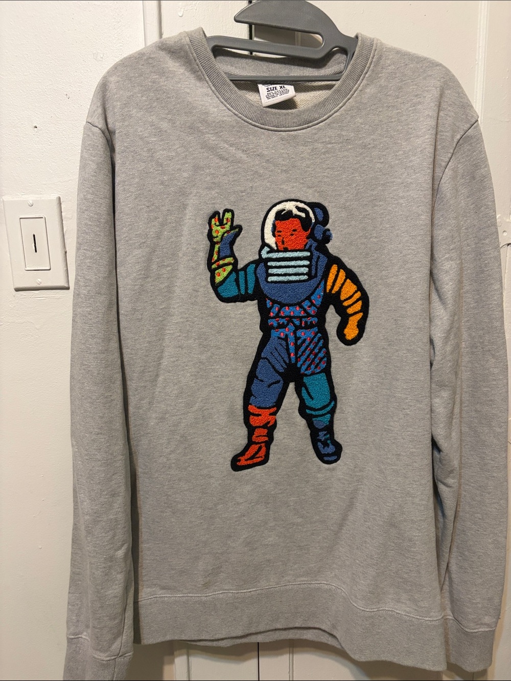 Billionaire Boys Club Grey Sweatshirt with Multicolor Astronaut Patch - Picture 6 of 8
